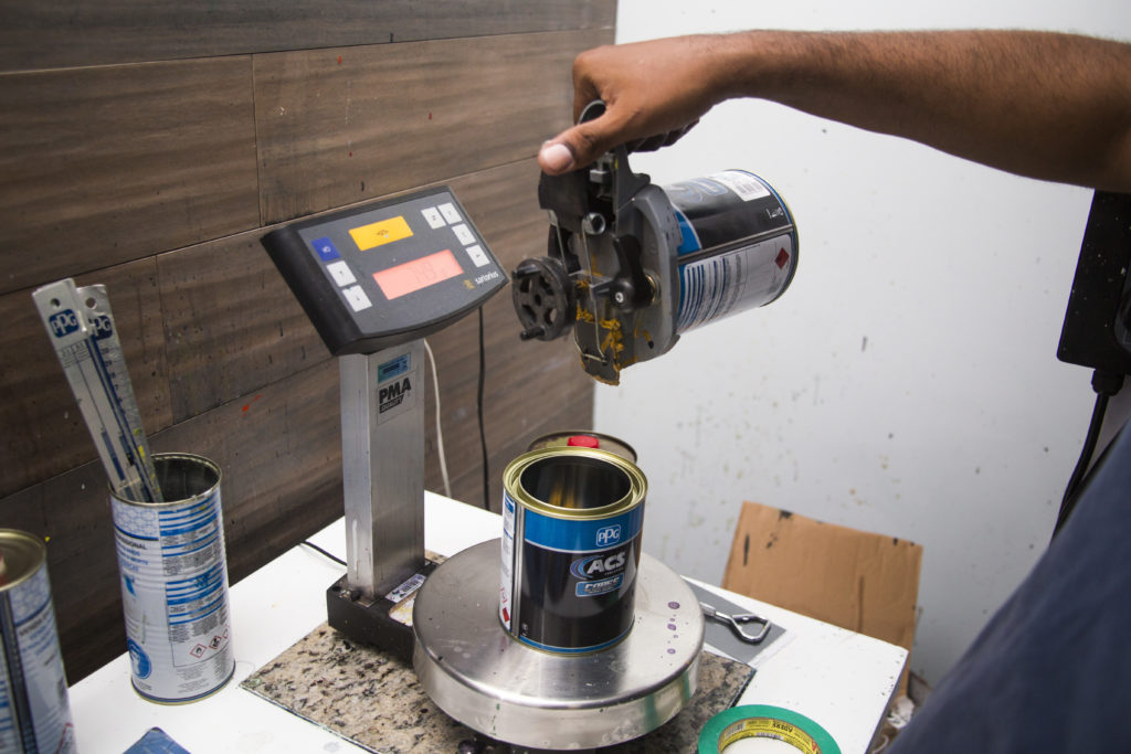 Laboratório de tintas automotivas